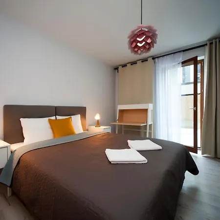 Very Berry - Maratonska 3 - Business Apartment, Garden, Check In 24h