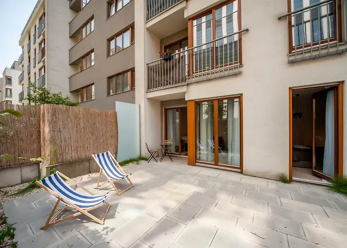 Very Berry - Maratonska 3 - Business Apartment, Garden, Check In 24h Otel