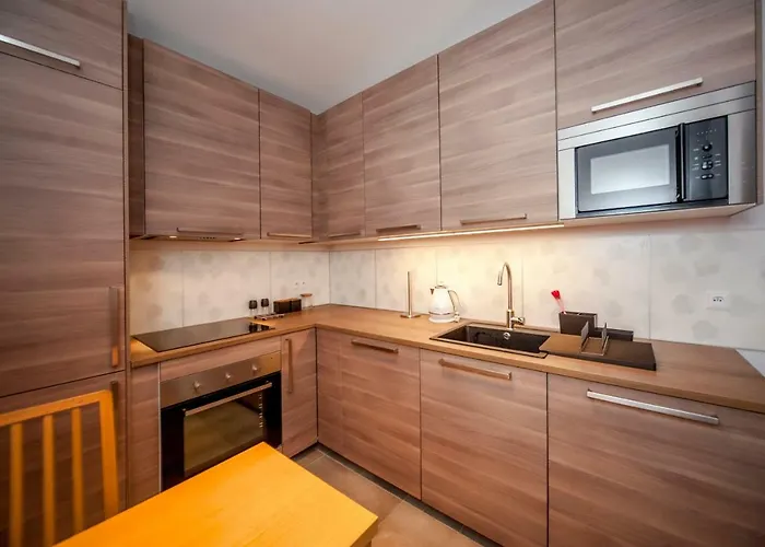 Very Berry - Maratonska 3 - Business Apartment, Garden, Check In 24h * Poznań